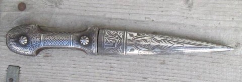 C - ARMI ANTICHE -  - KINDJAL CON DECORI AD AGEMINA,  SEC. XIX.