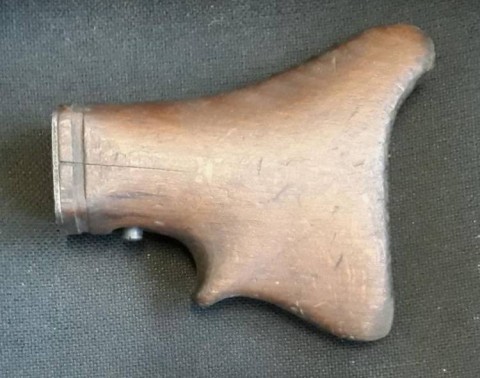 H - ACCESSORI -  - CALCIO  MG..42  in Legno.									250,00