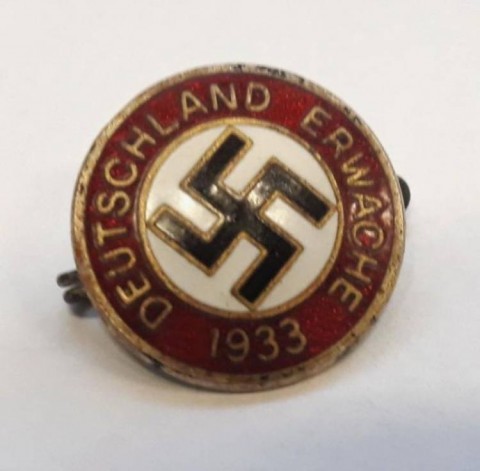 I - MILITARIA STORICA -  - OCCHIELLO  APPARTENETE ALLA NSDAP �Deutschland Erwache�.