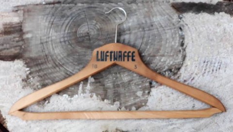 I - MILITARIA STORICA -  - LW	GRUCCIA  IN LEGNO  �LUFTWAFFE� (3).					60,00