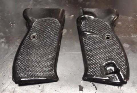 H - ACCESSORI -  - GUANCETTE PISTOLA  P.38 / P.1		