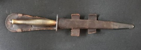 D - ARMI BIANCHE -  - GB   PUGNALE F.S.F.K. �FAIRBAIRN� II Mod.  (1)