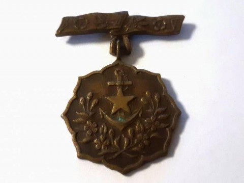 I - MILITARIA STORICA -  - JAP  Distintivo in Argento da donna dei Veterani della Marina imperiale  II GM.