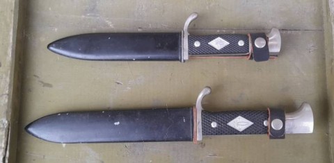 D - ARMI BIANCHE -  - COLTELLO  SCOUT  + COLTELLO LUPETTO  ANNI �50 				300,00 				