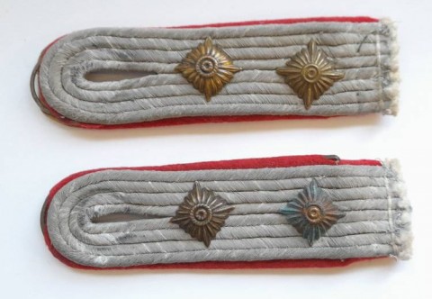 I - MILITARIA STORICA -  - HEER  SPALLINE ART.  CAPITANO.