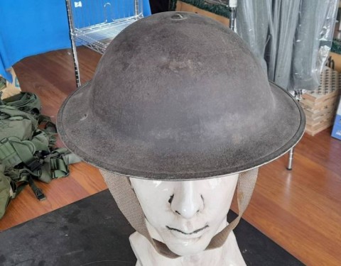 I - MILITARIA STORICA -  - ELMETTO  MKII  MARRONE  BELLICO, INTERNO 1949 (IDENTICO >1945).