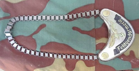 I - MILITARIA STORICA -  - LW   GORGIERA  FELDGENDARMERIE.	