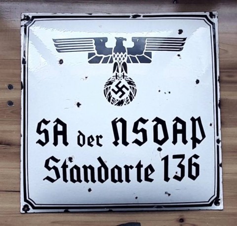 I - MILITARIA STORICA -  - SA    TARGA  in Ferro Smaltato �SA  der NSDAP  Standarte 136�. 