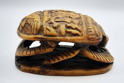 B - ARCHEOLOGIA -  - Grande Scarabeo in Pietra con Geroglifici - CALCO - XX-XXI  Dinastia, ca. 1.000 a.C. � 10 cm. 	