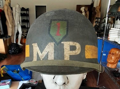 I - MILITARIA STORICA -  - USA    ELMETTO M.1  �MILITAR POLICE� GANCI MOBILI  COREA +  LINER .