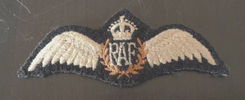 I - MILITARIA STORICA -  - GB  RAF  BREVETTO DA PILOTA IN STOFFA     II GM.