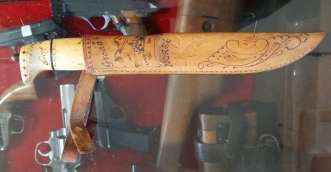 D - ARMI BIANCHE -  - COLTELLO  TRADIZIONALE �INUIT�  con  FODERO.