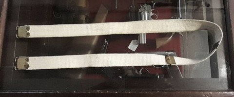 I - MILITARIA STORICA -  - GB    CINGHIA  Royal Navy   x  ENFIELD  N� 1  CANAPA BIANCA.