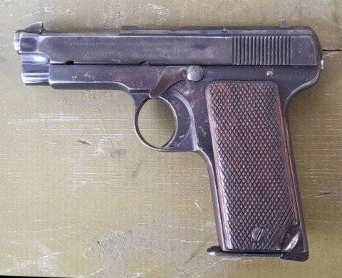 E - ARMI ATTIVE -  - PISTOLA   BERETTA  Brev. 1915 - Mod. 15.  Cal.9 Glisenti  (2).