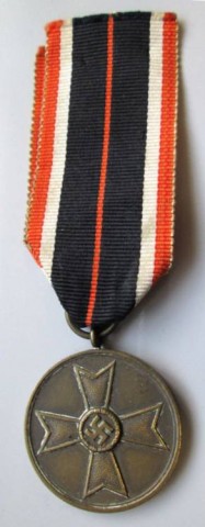 I - MILITARIA STORICA - DECORAZIONI (D) - MEDAGLIA AL MERITO (KriegsVerndienst Medaille) (1)